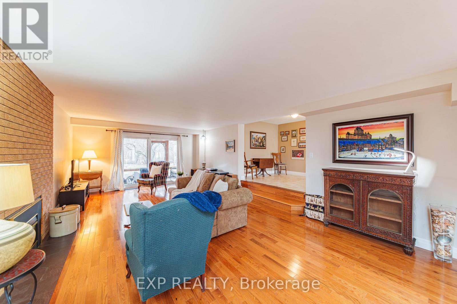 1592 APELDOORN AVENUE