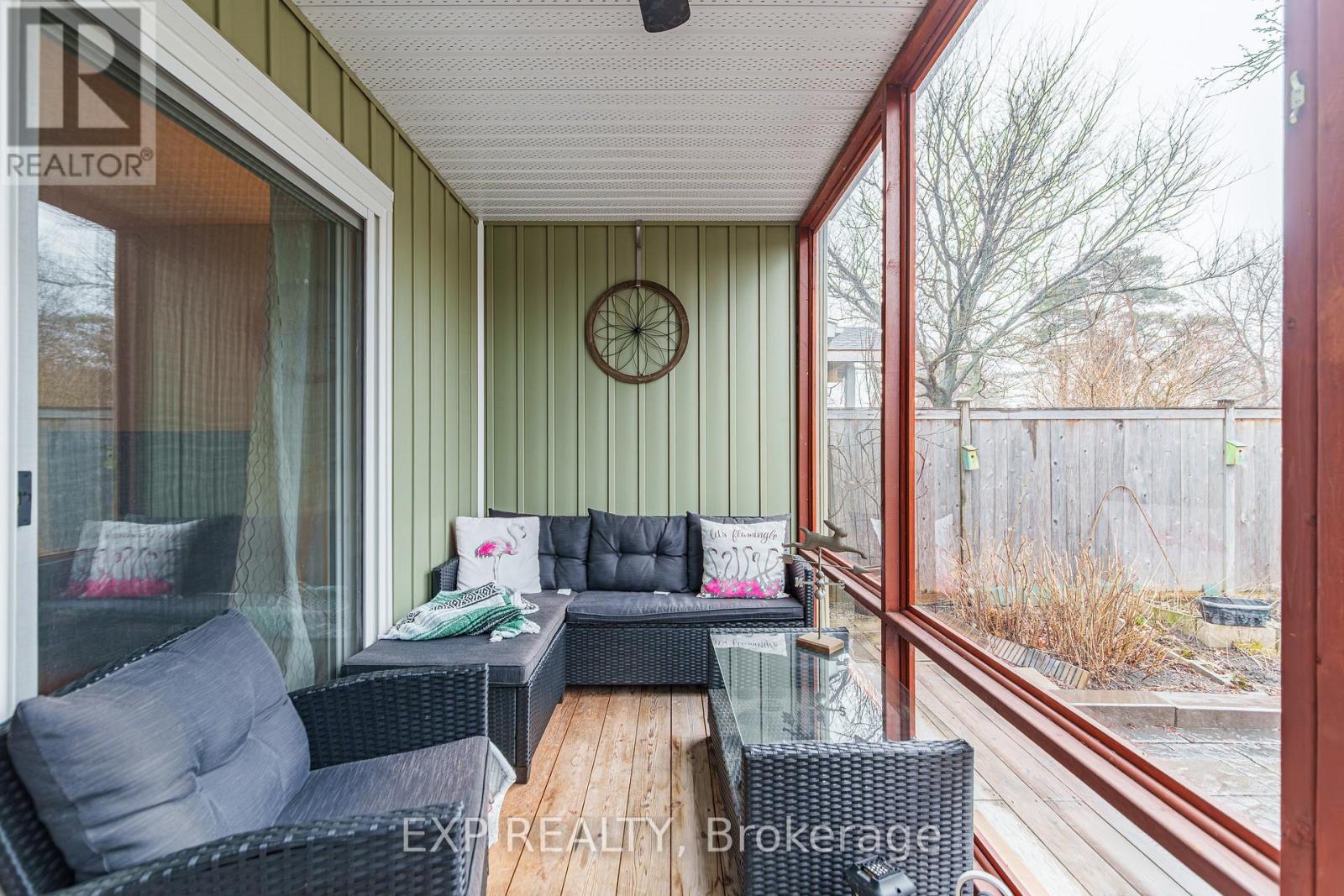 1592 APELDOORN AVENUE