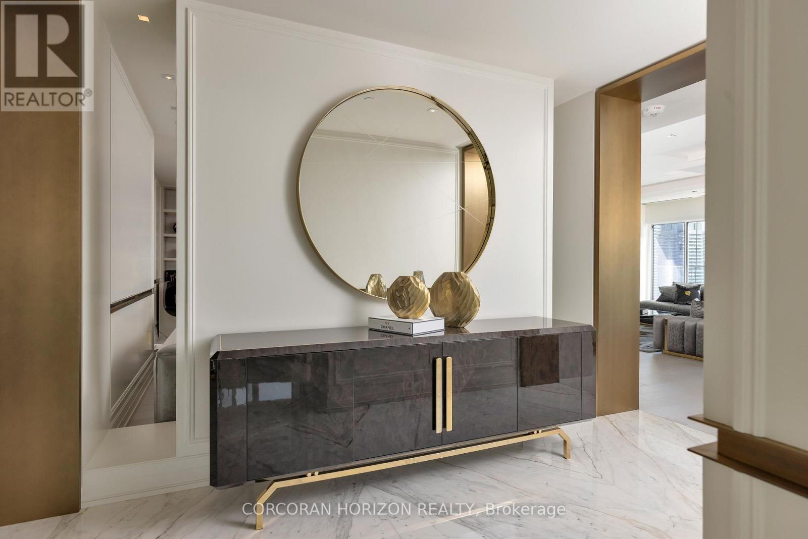 3802 - 200 CUMBERLAND STREET