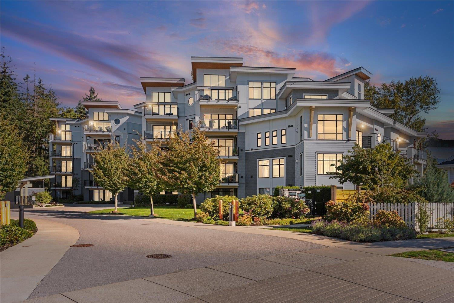 104 5380 TYEE LANE|Garrison Crossing