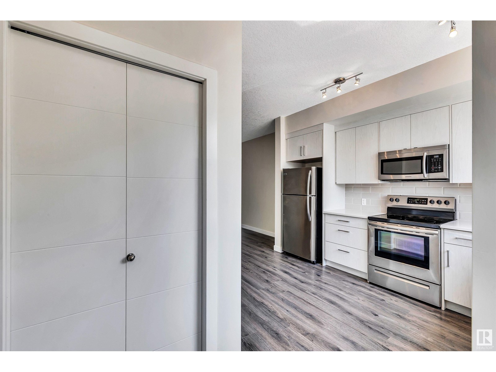 #60 600 BELLEROSE DR