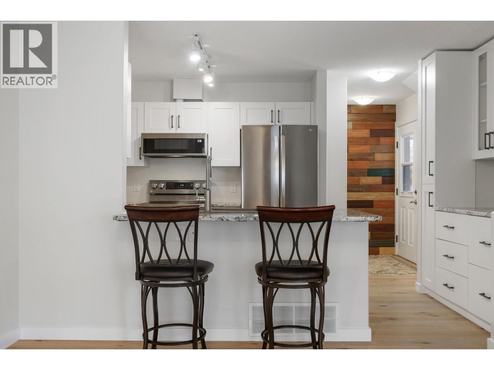 5460 Clements Crescent Unit# 107