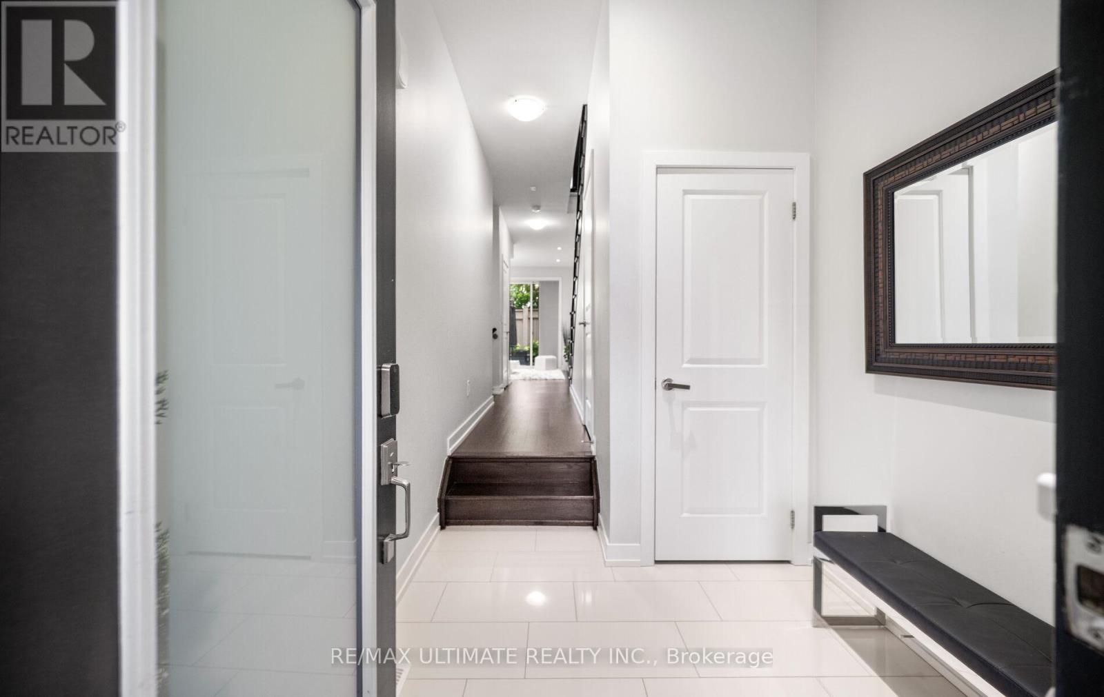 103 GLENNGARRY CRESCENT