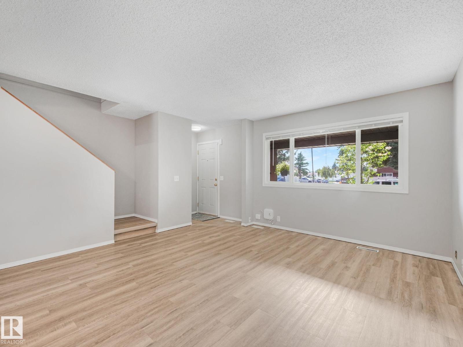#55 13833 30 ST NW