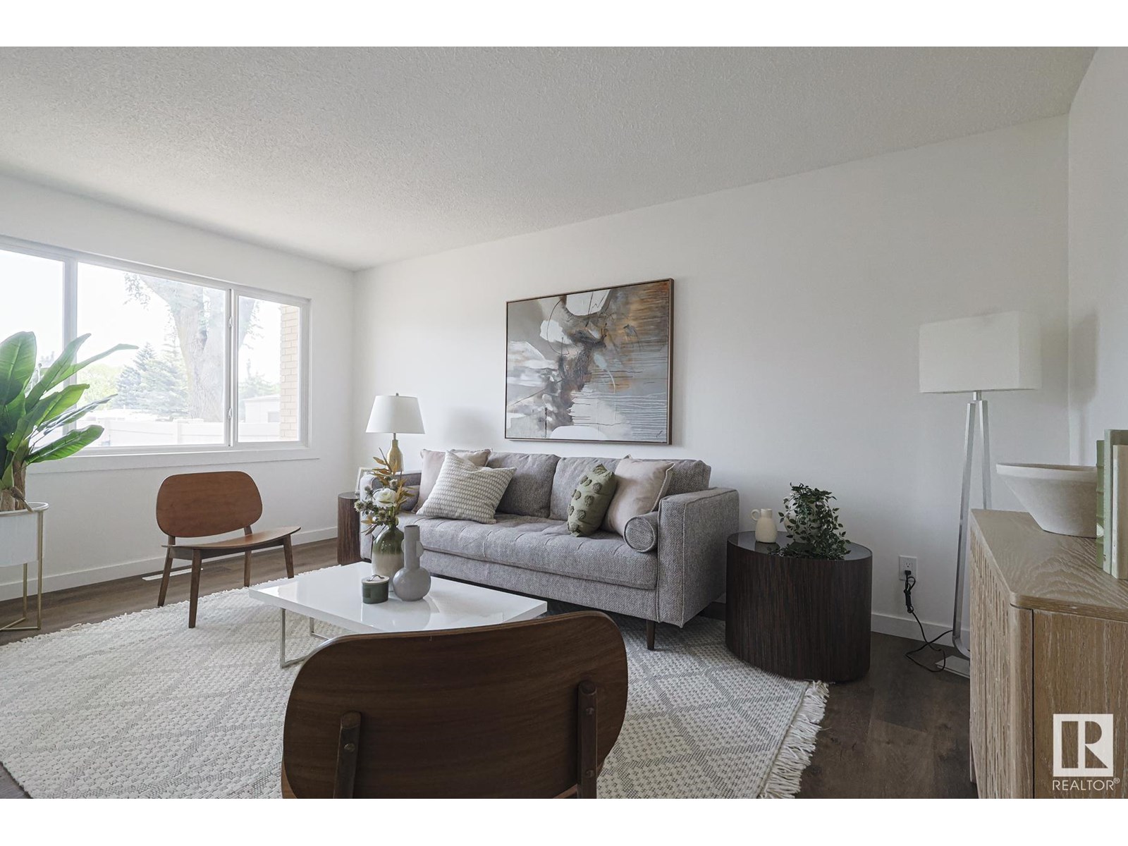 102 LONDONDERRY SQUARE SQ NW