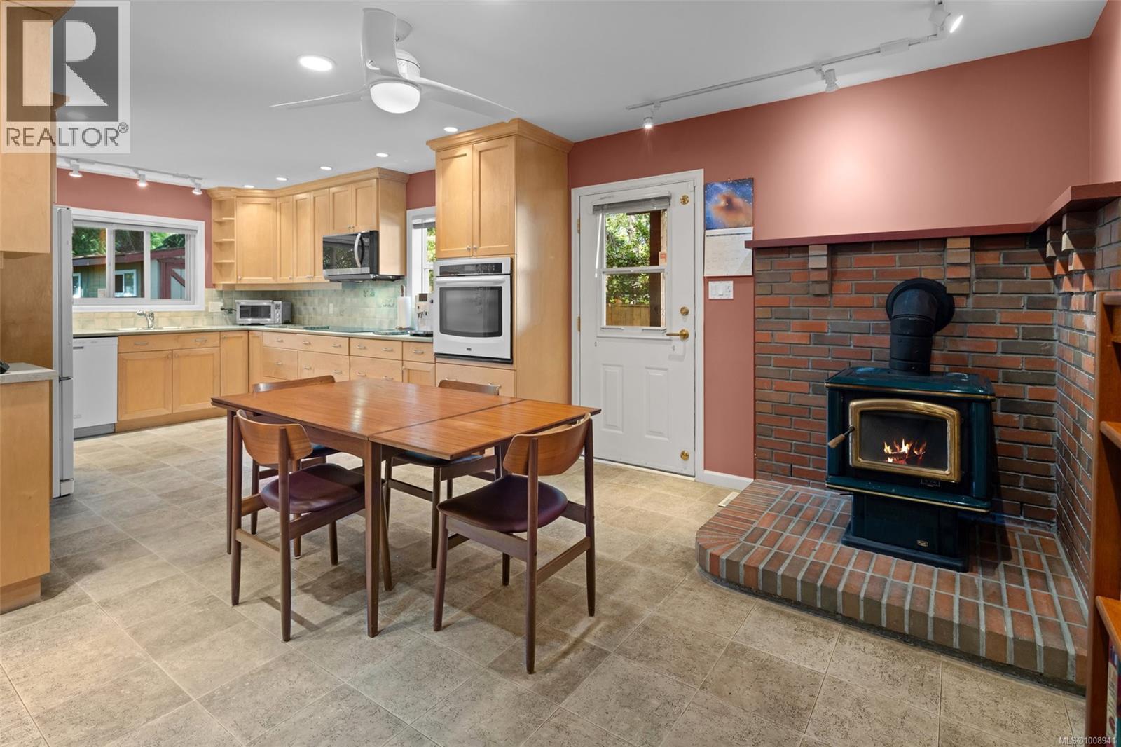 4216 Lynnfield Cres