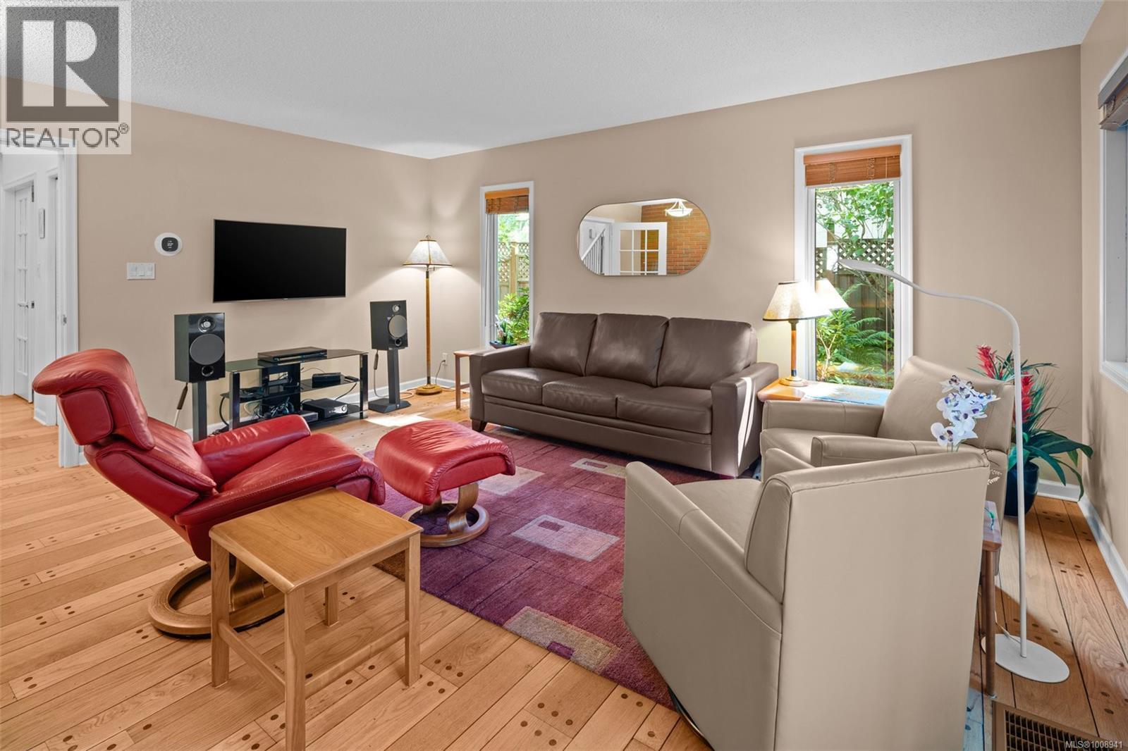 4216 Lynnfield Cres