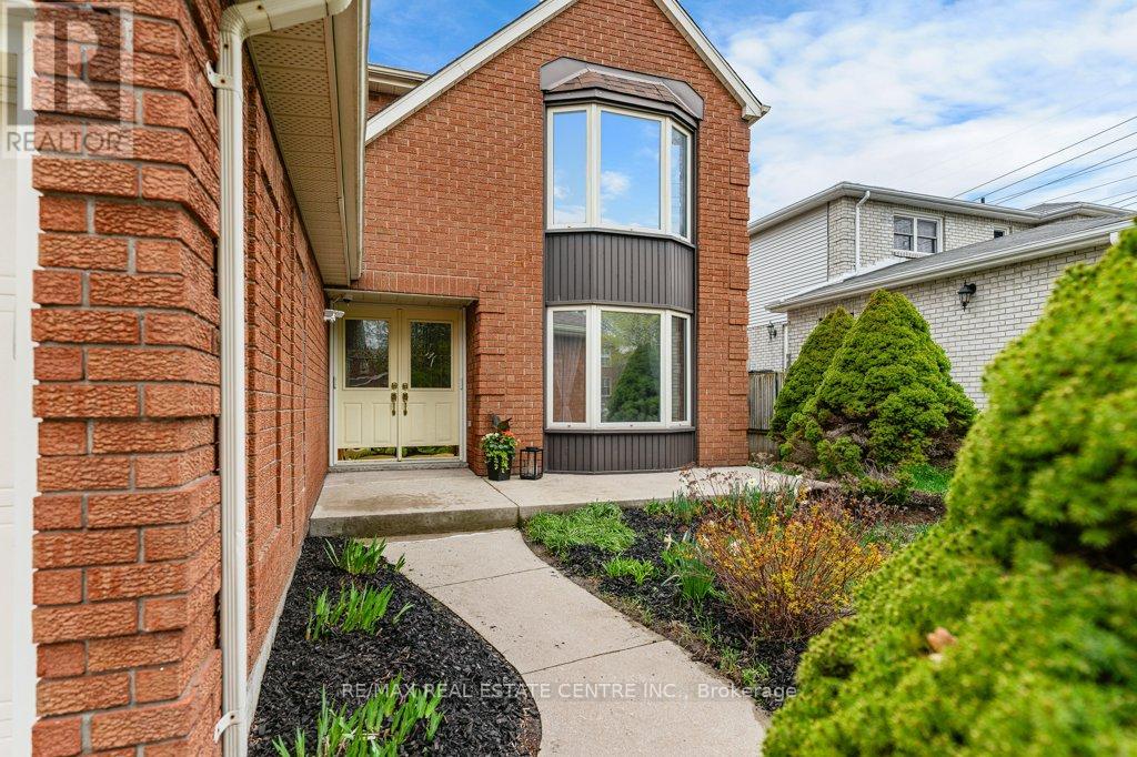 40 OLD MAPLE LANE