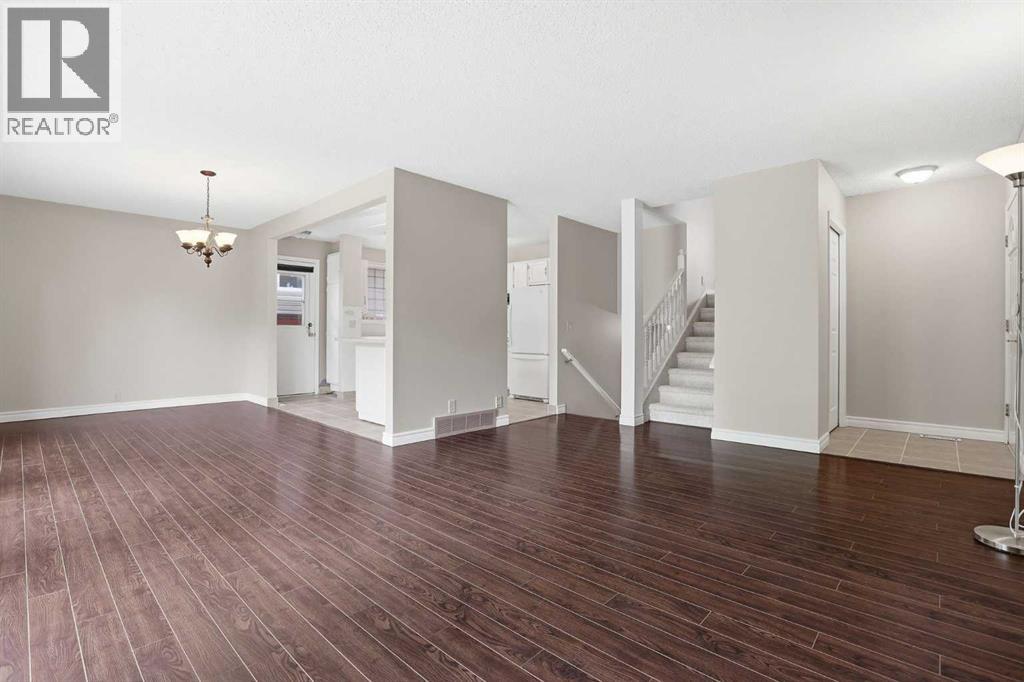 471 Berkley Crescent NW