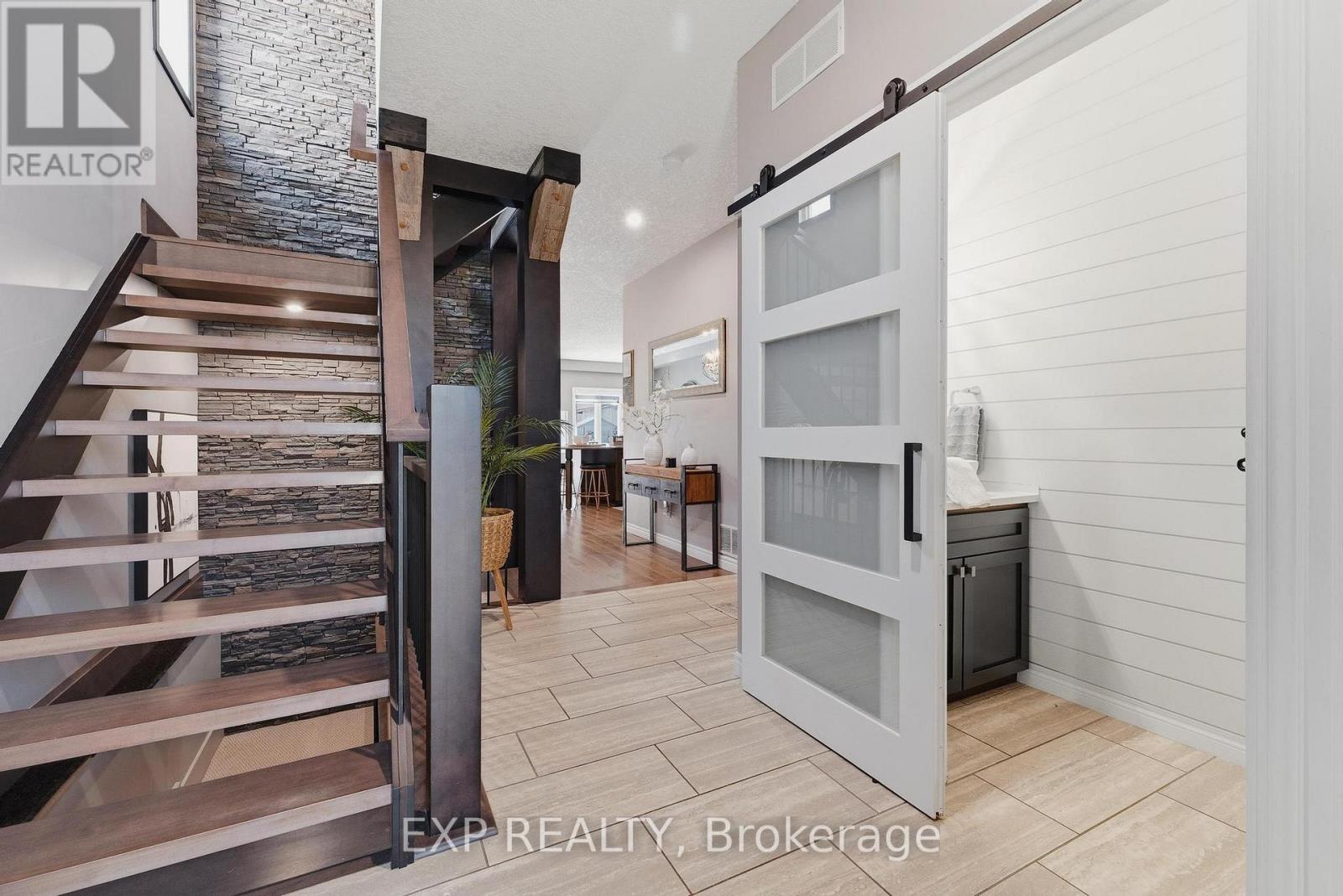 631 WOODLAWN PLACE