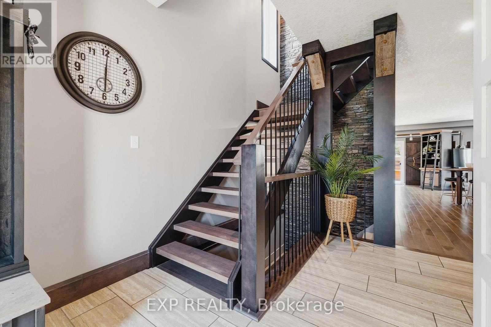 631 WOODLAWN PLACE