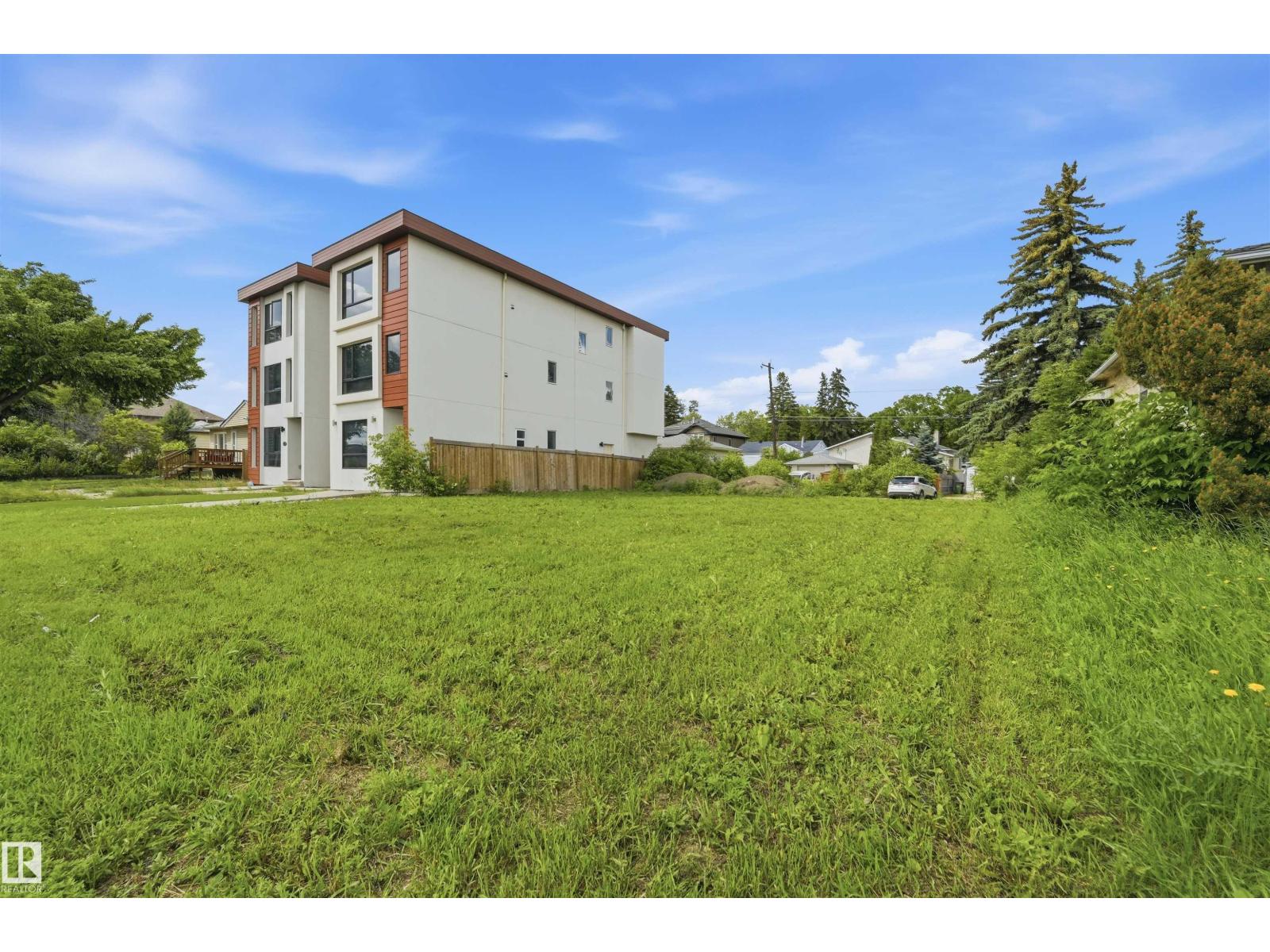 11440 71 AV NW