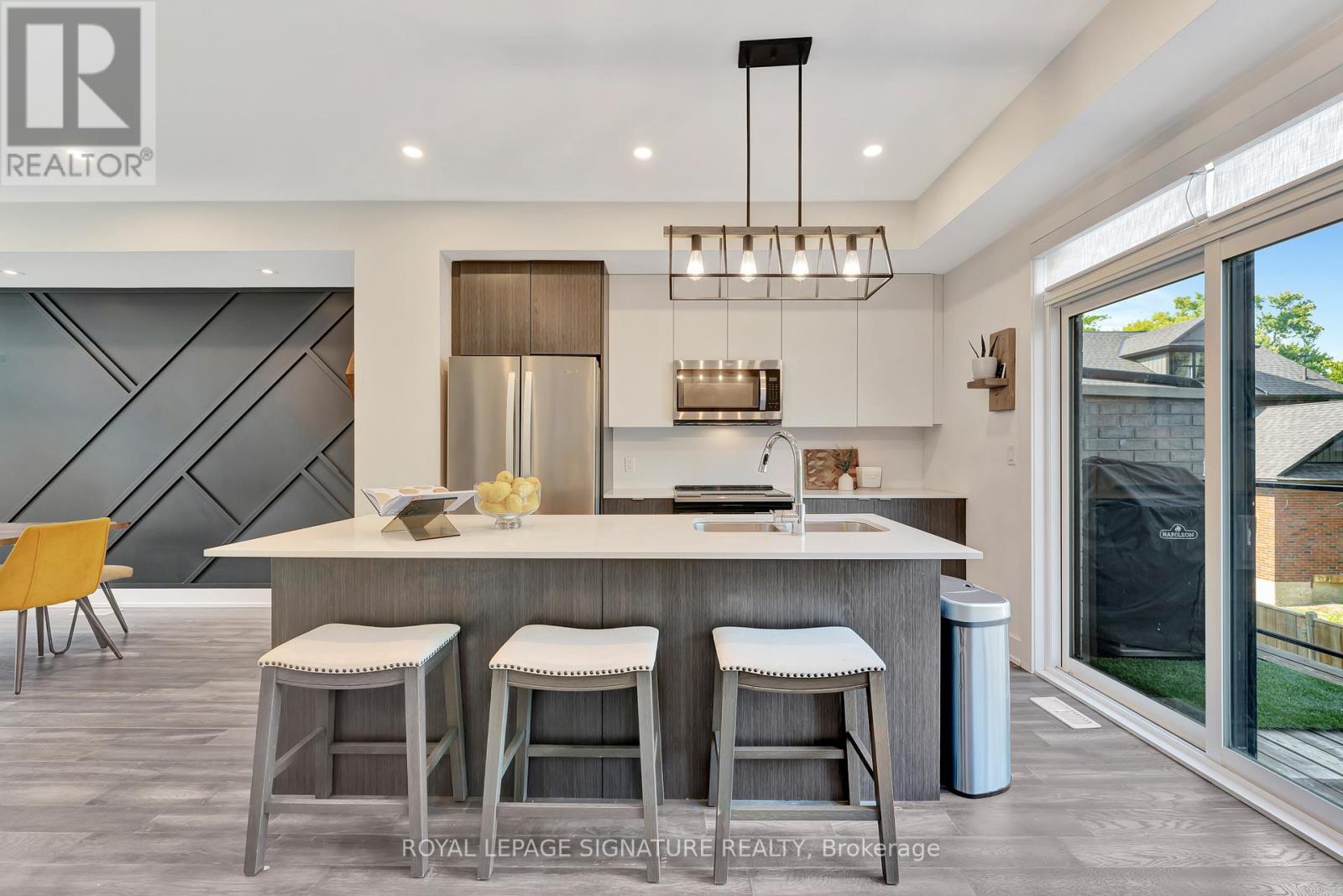 4 - 107 CONCESSION STREET