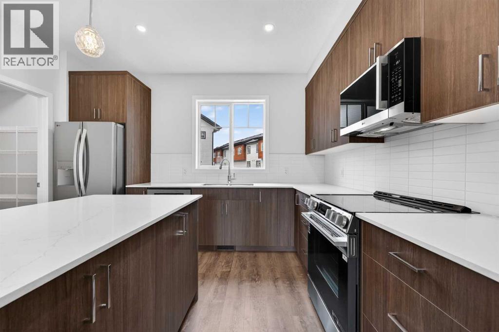 8 Hotchkiss Parade SE