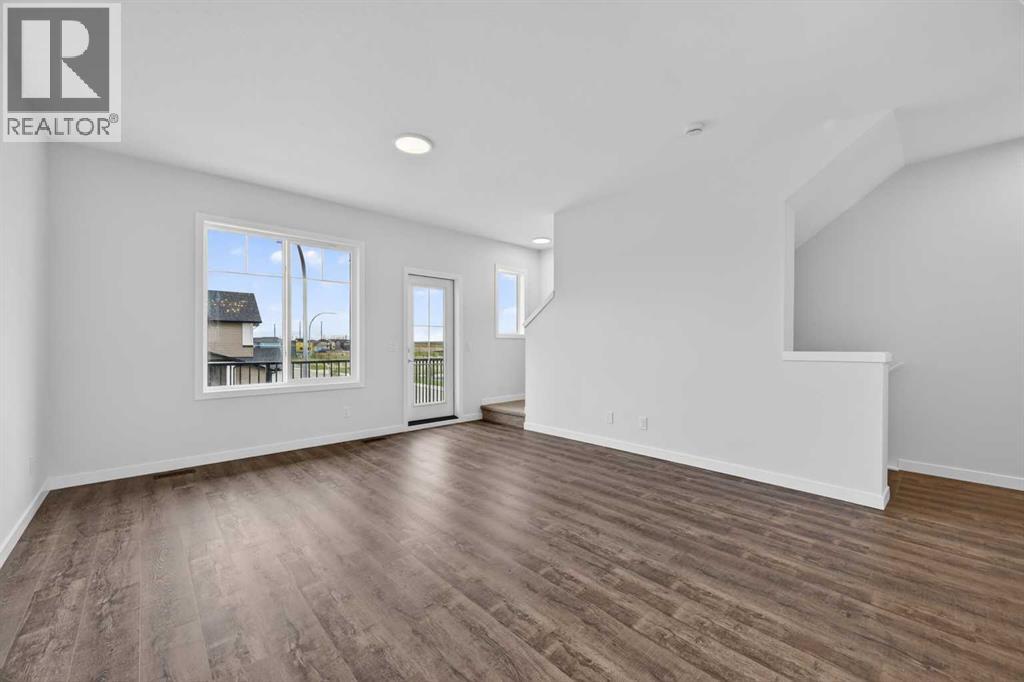 8 Hotchkiss Parade SE
