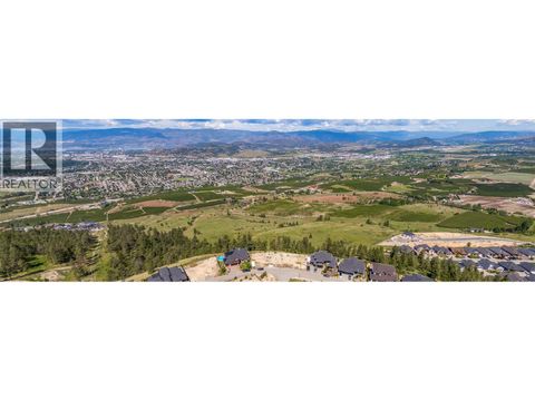 1726 Carnegie Street Kelowna BC V1P1T3