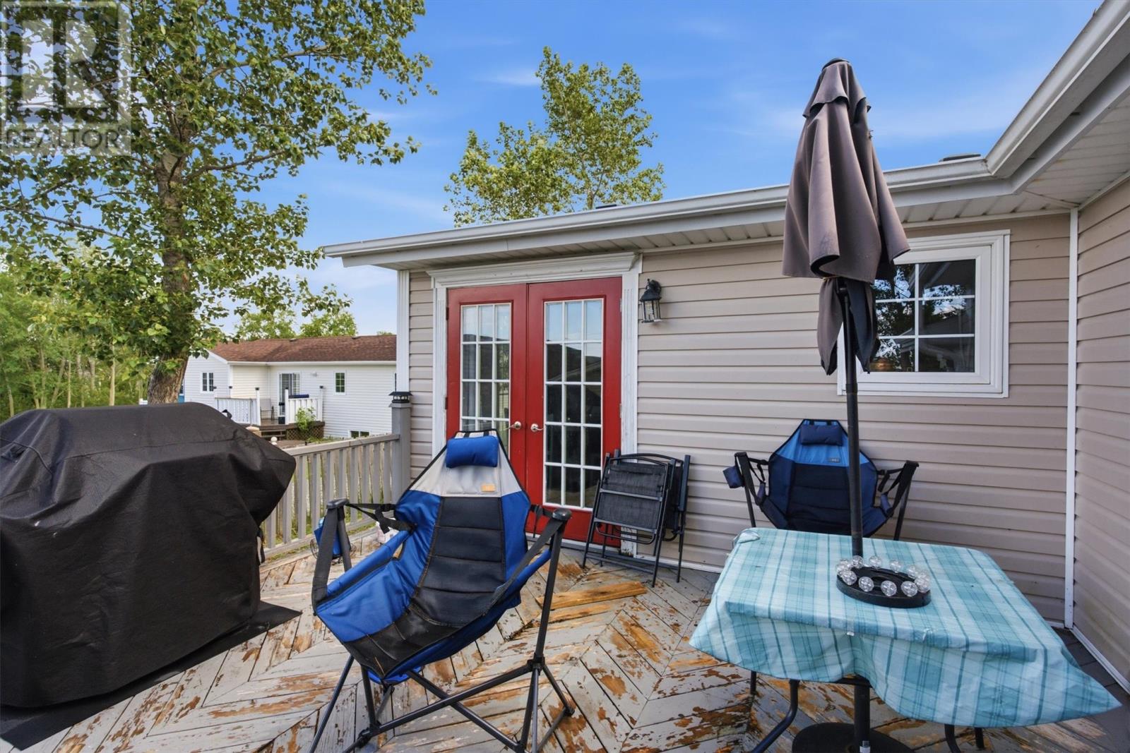 11 Pine Crescent