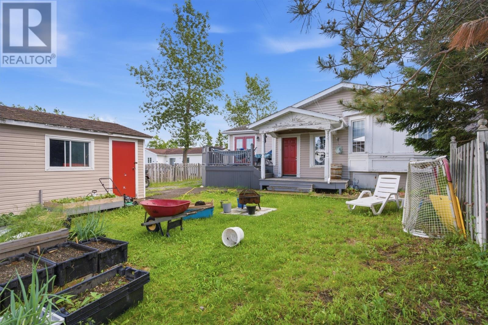 11 Pine Crescent