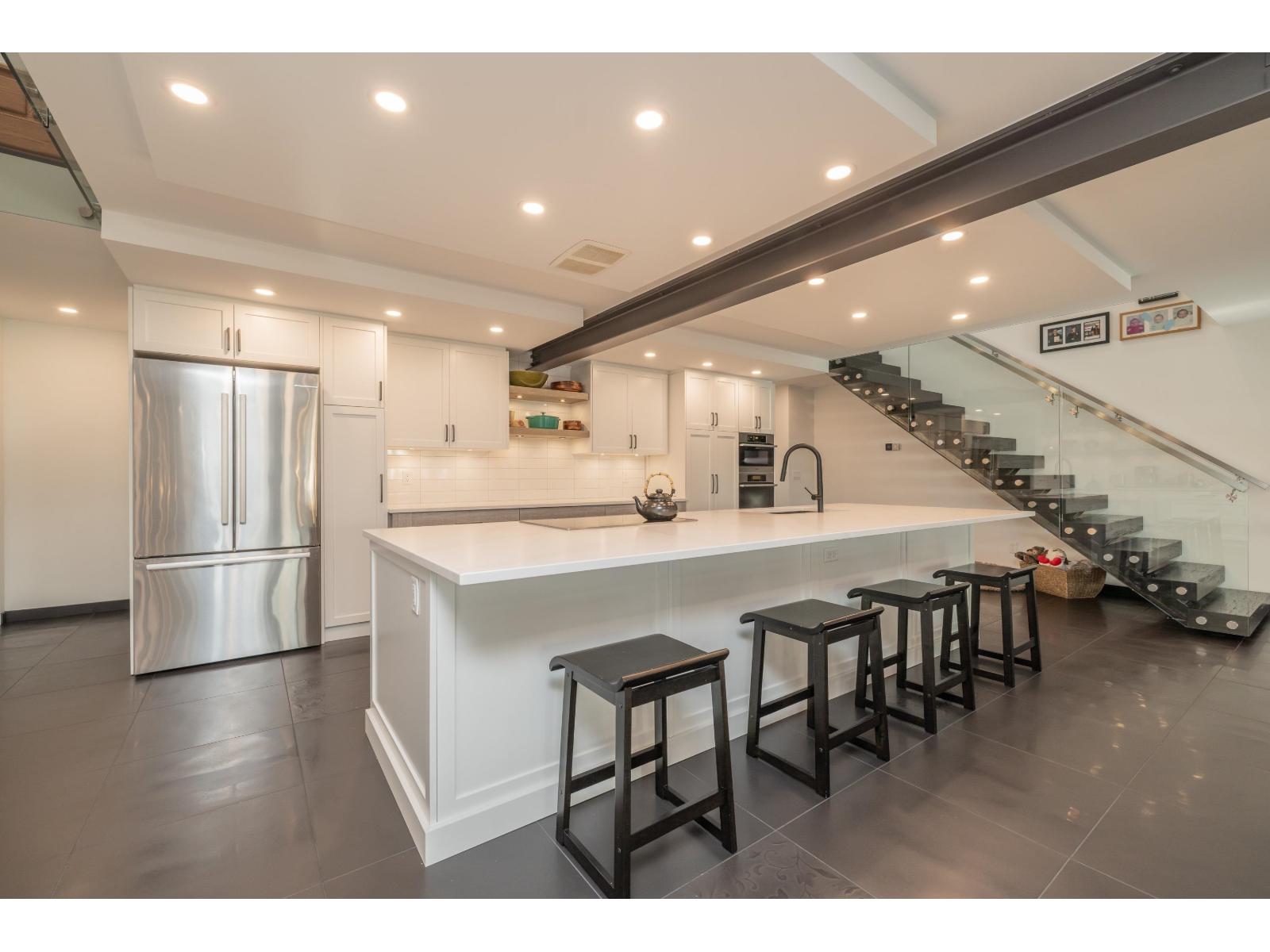 7 15161 PROSPECT AVENUE