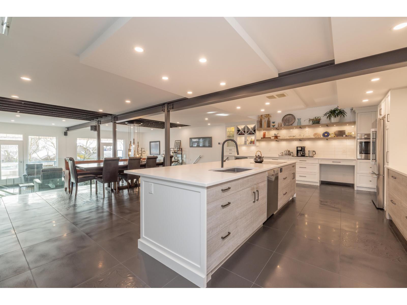 7 15161 PROSPECT AVENUE