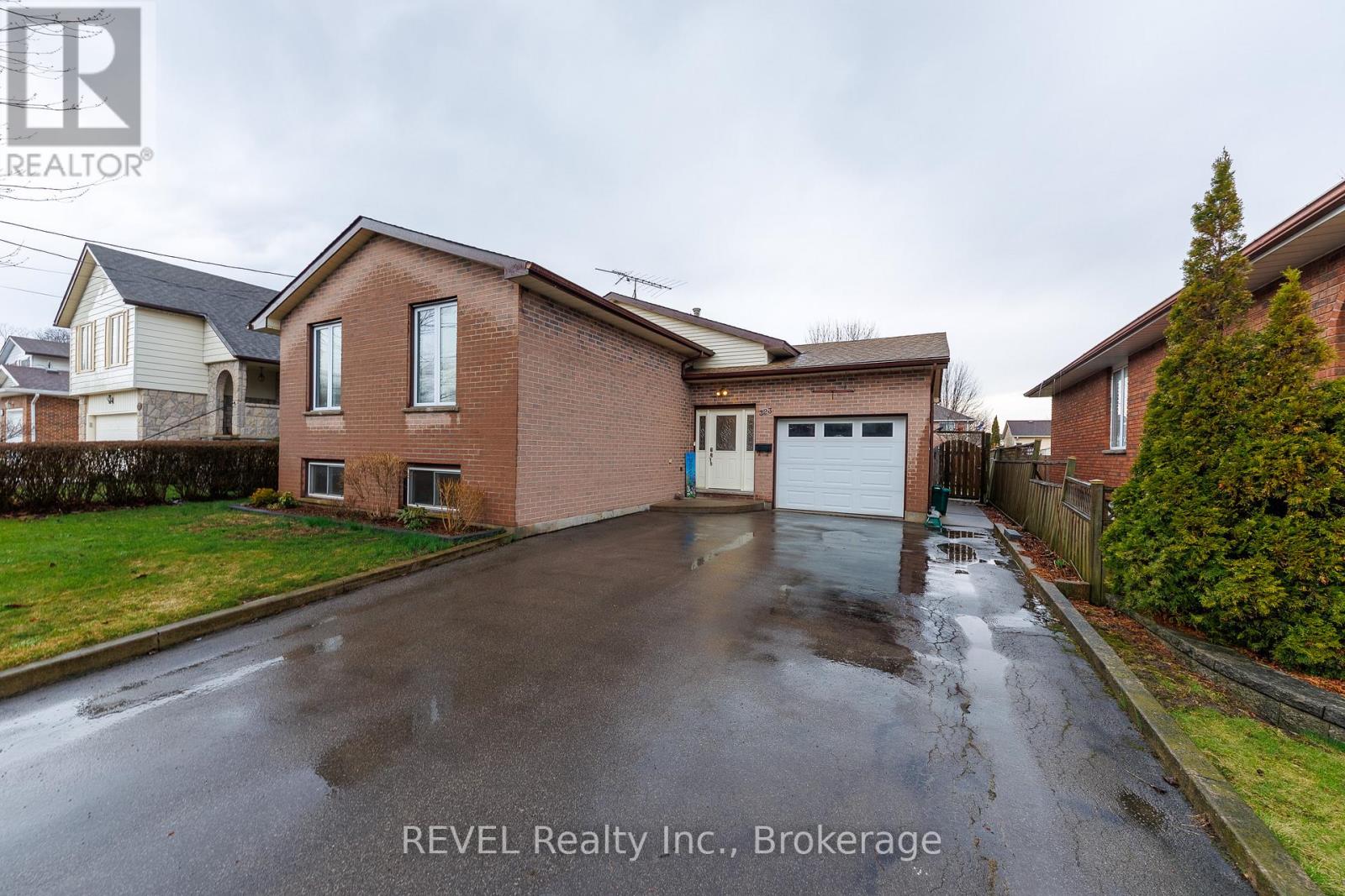 323 BARRICK ROAD