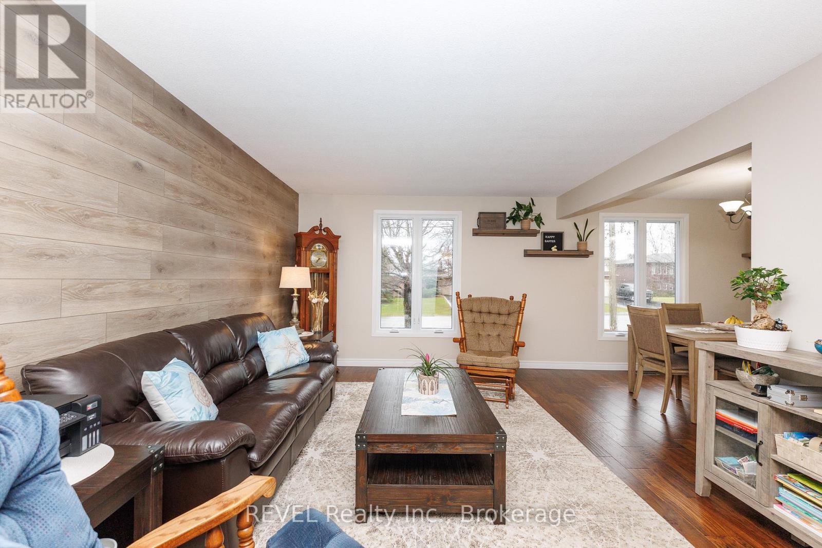 323 BARRICK ROAD