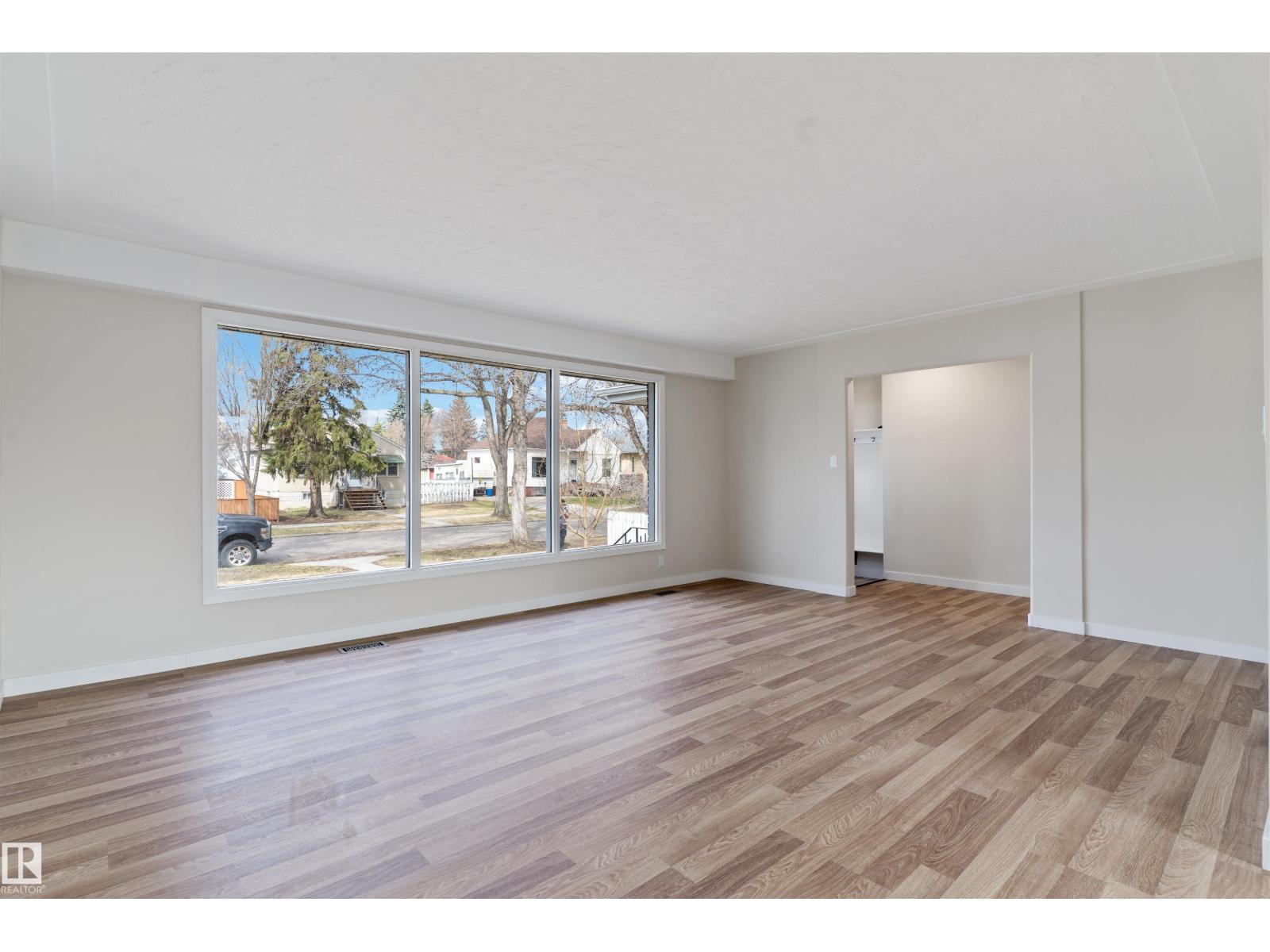12411 90 ST NW