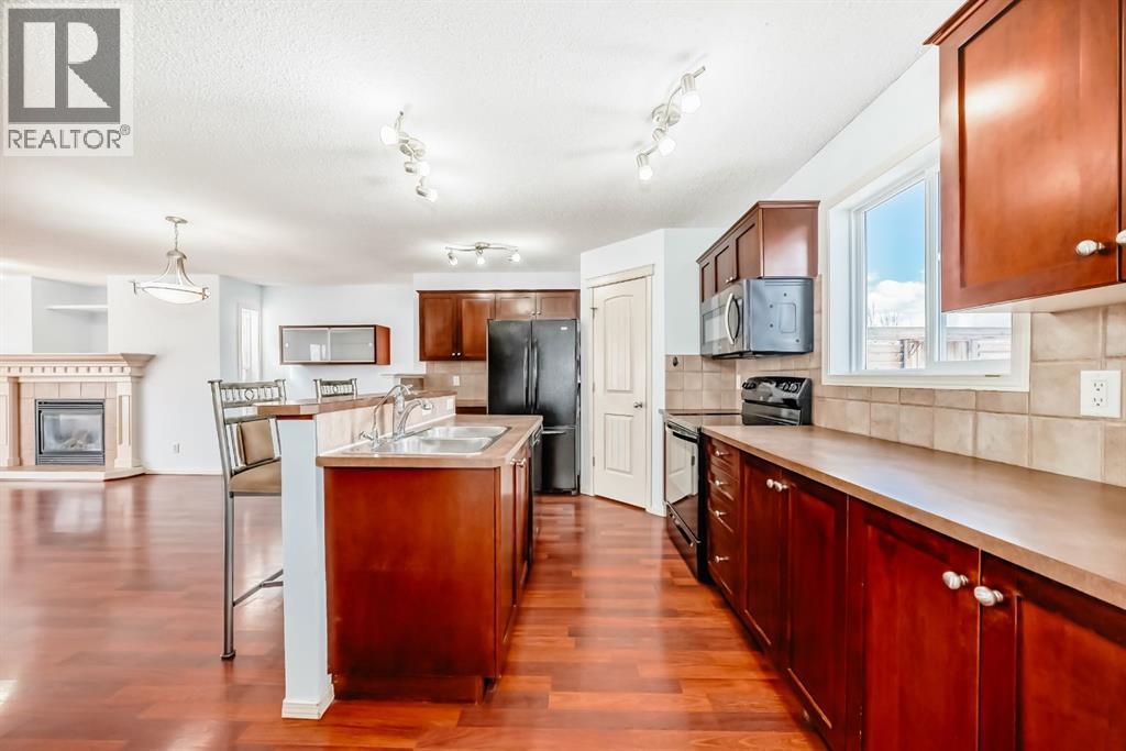 336 Luxstone Place SW