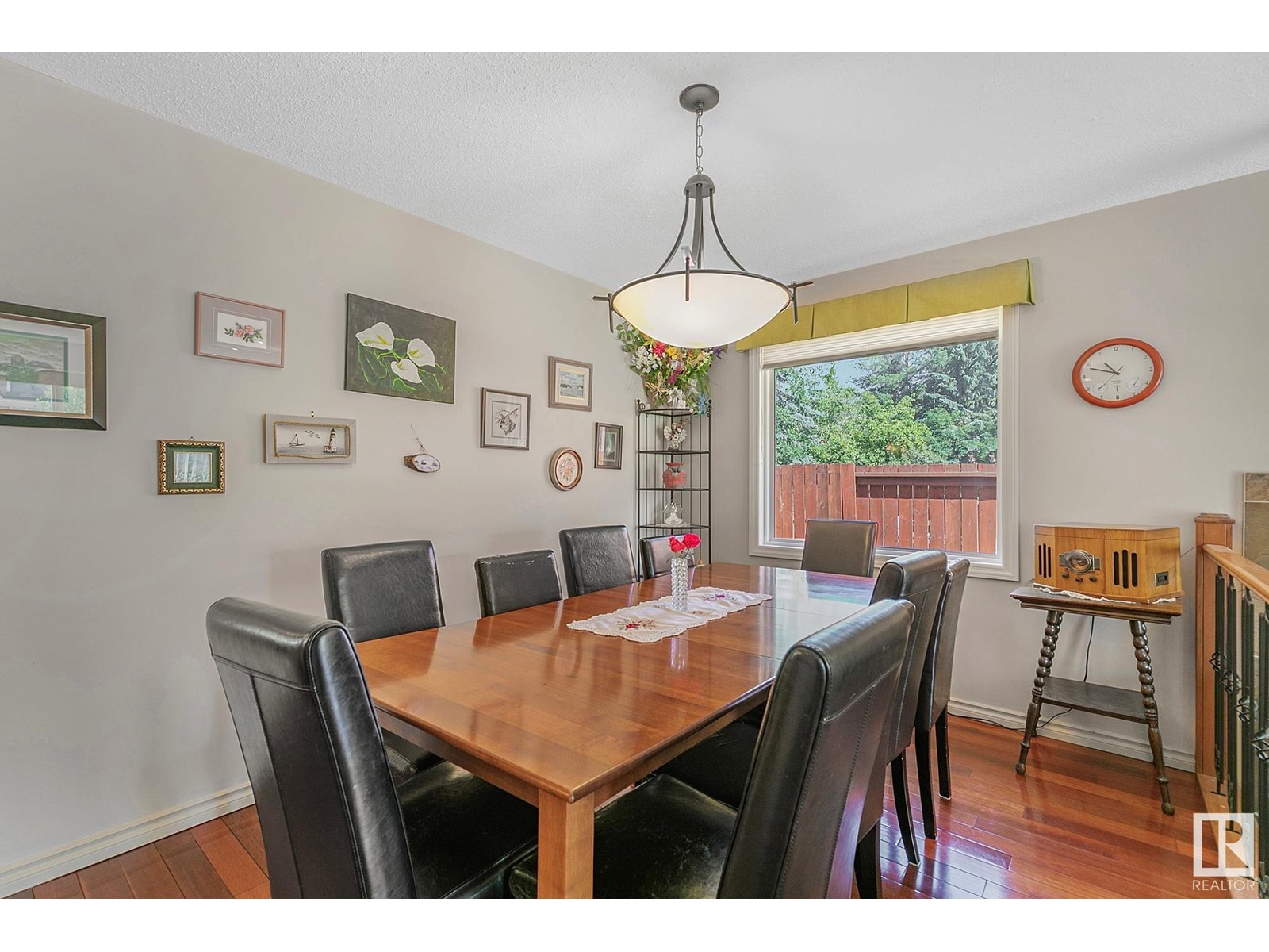 208 Gariepy CR NW