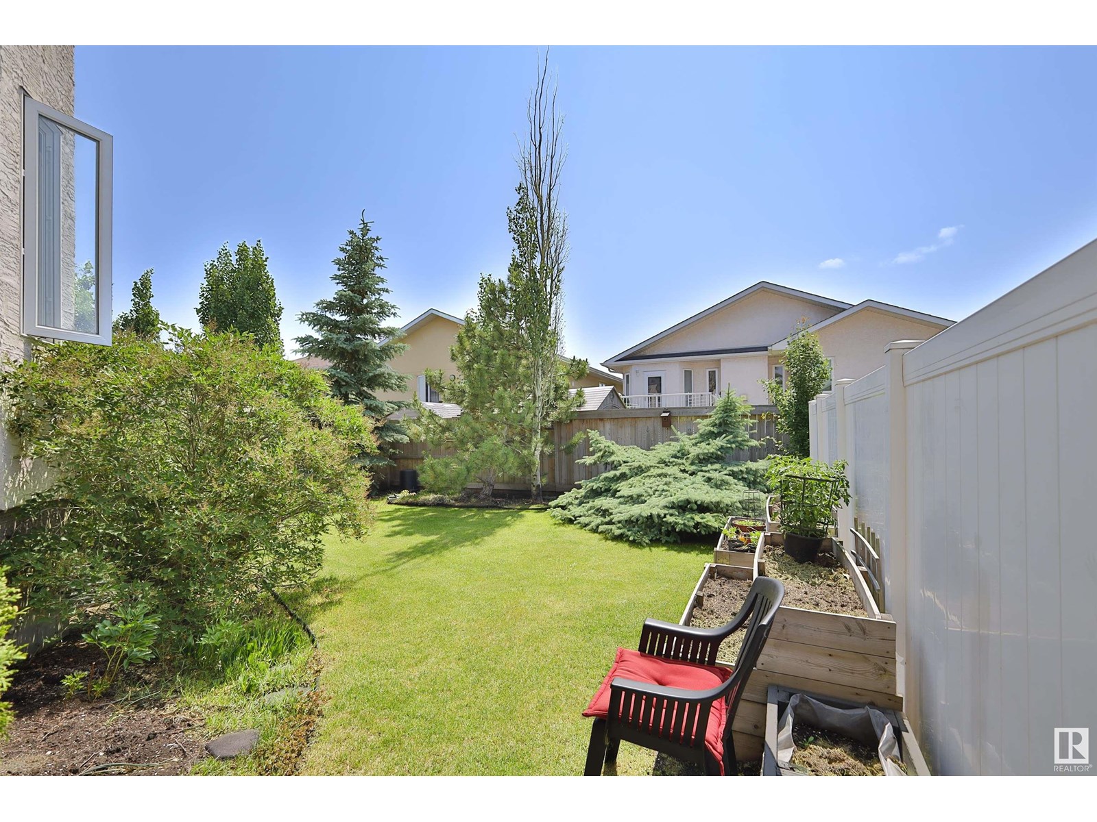 7415 169 AV NW