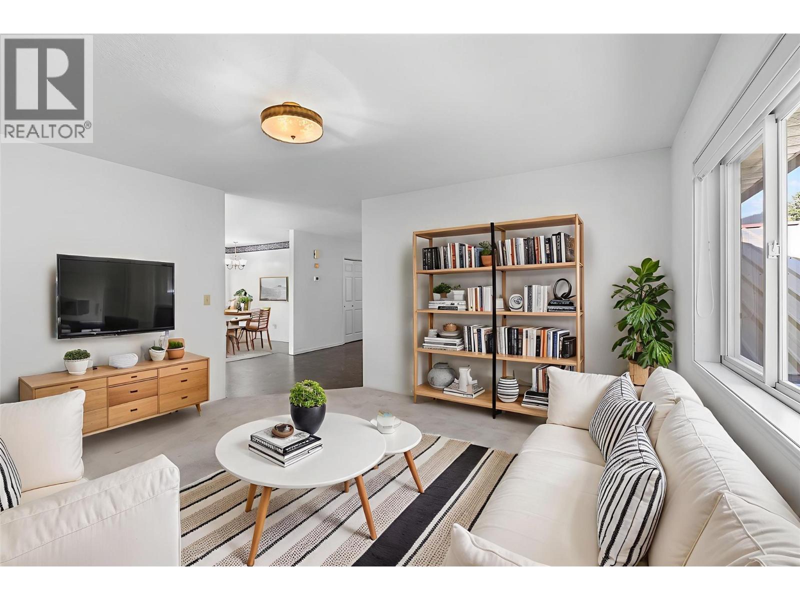 329 6th Ave S Avenue