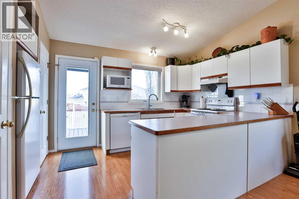 263 Red Crow Boulevard W