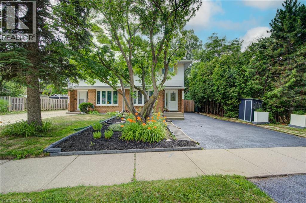 250 DINISON Crescent