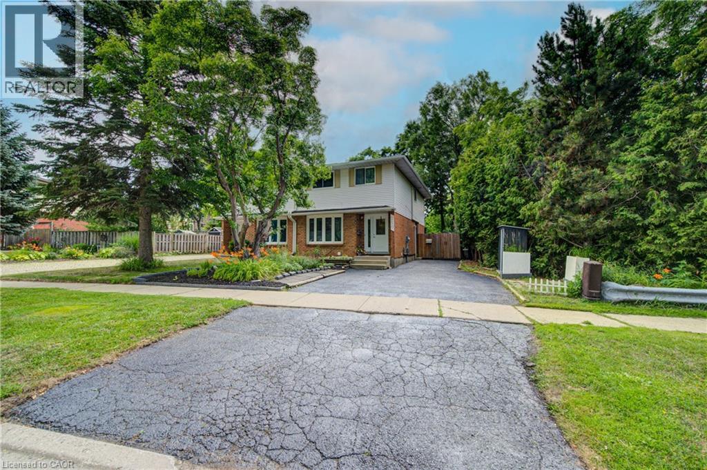 250 DINISON Crescent