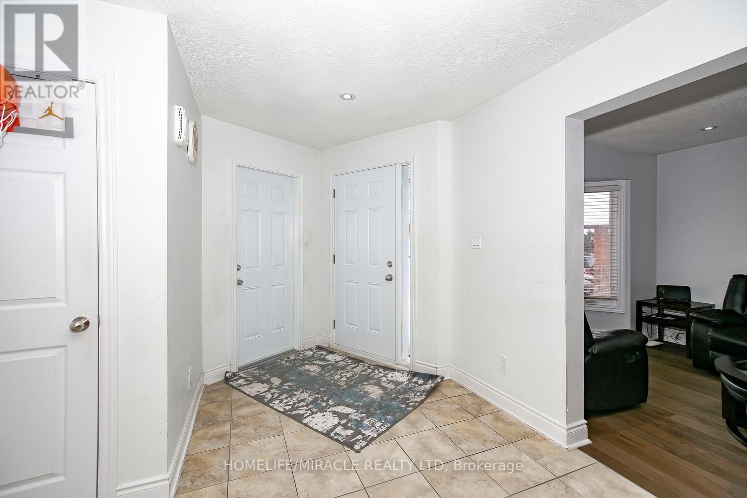 25 OAKLEA BOULEVARD