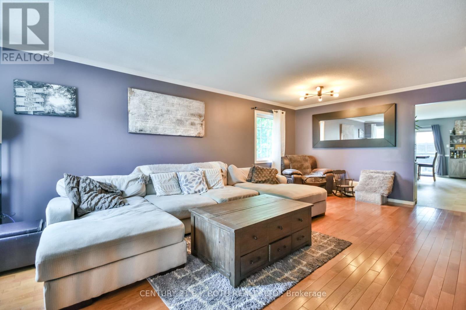56 MONIQUE CRESCENT