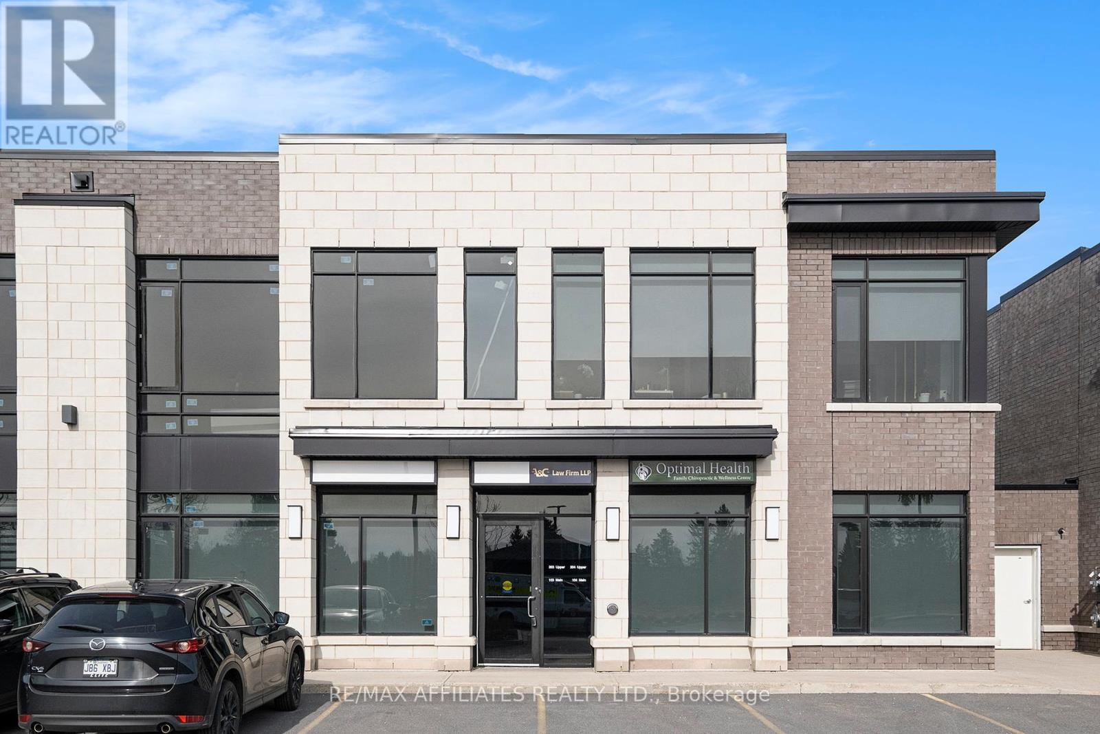103 & 104 - 2500 ST LAURENT BOULEVARD