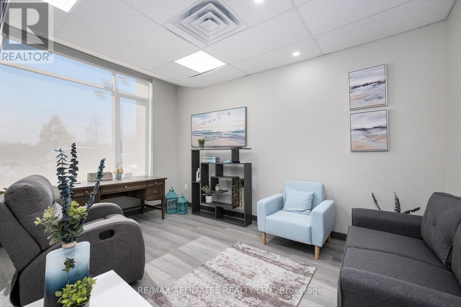 103 & 104 - 2500 ST LAURENT BOULEVARD