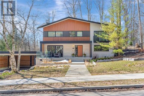 53 ROOSEVELT Avenue Waterloo ON N2L2N3