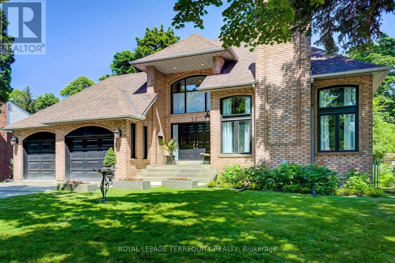11 BLAKETON ROAD