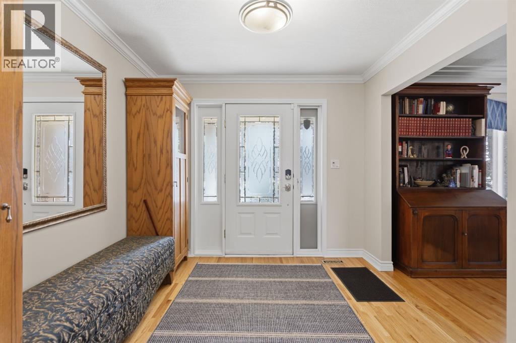 352 Oakside Circle SW