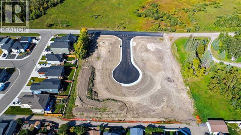 13 DunHam Court NW Diamond Valley AB T0L2A0