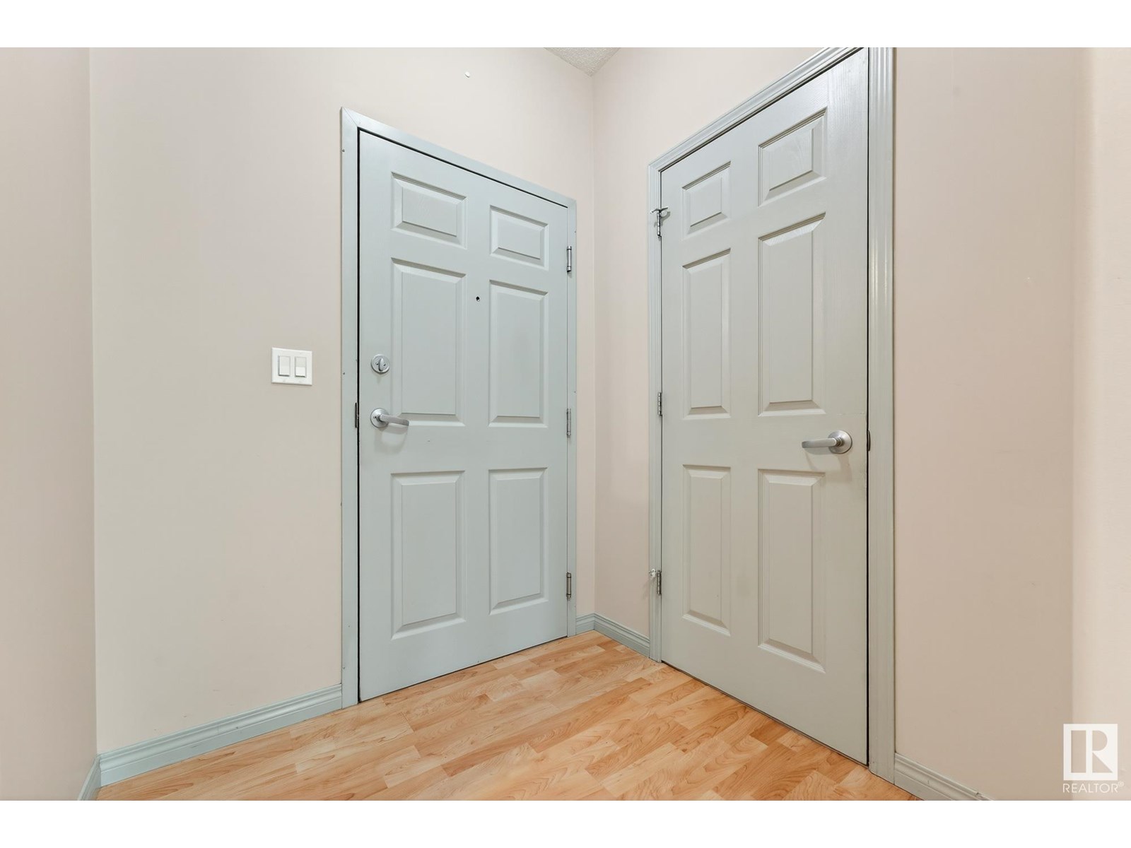 #111 5280 TERWILLEGAR BV NW