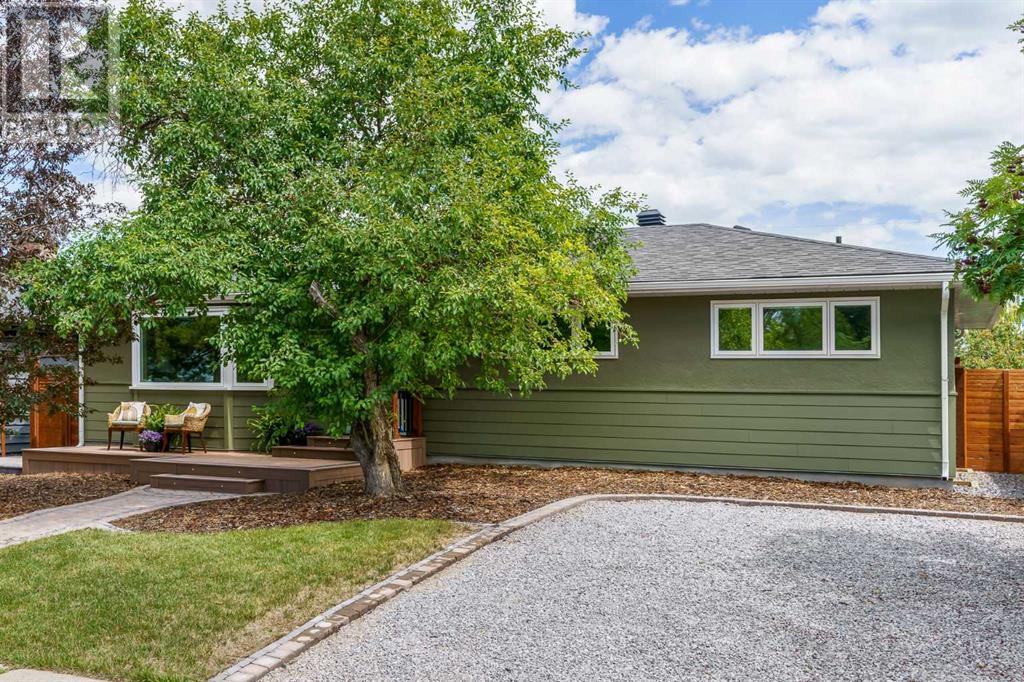 74 Hallbrook Place SW