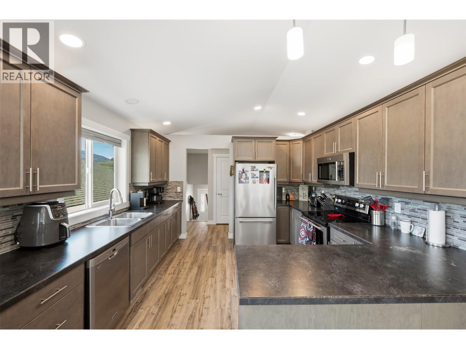 28 Huth Avenue