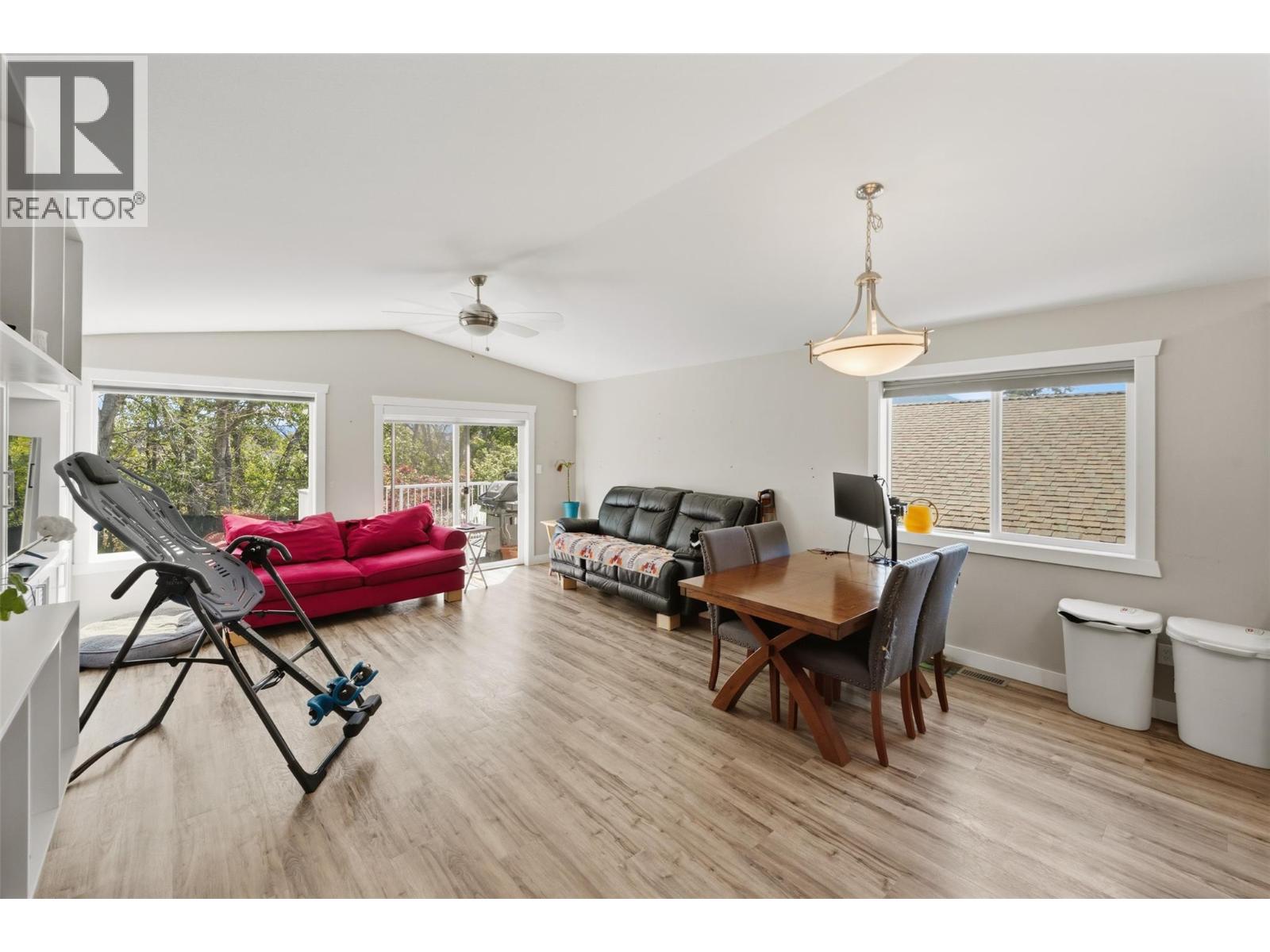 28 Huth Avenue