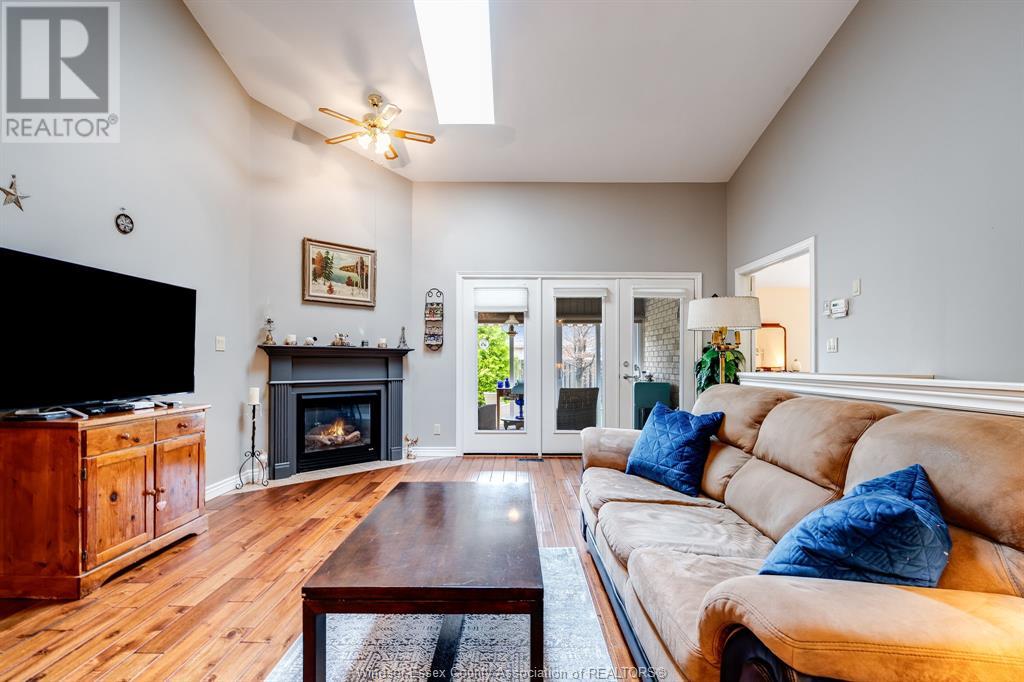 12 LEONARD DRIVE