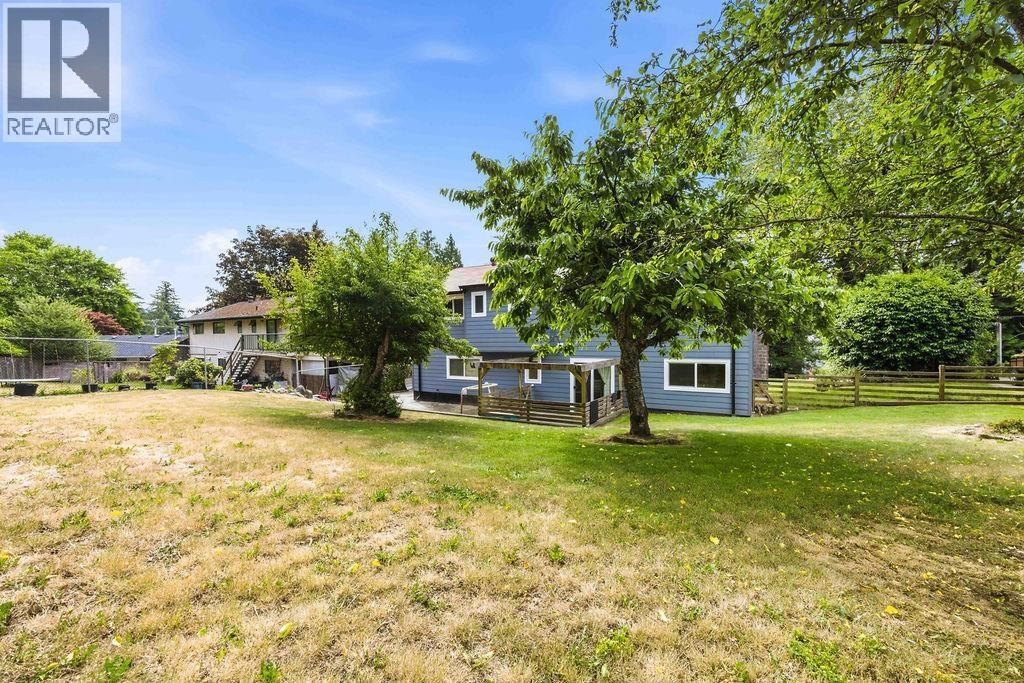 1102 GRANDVIEW ROAD