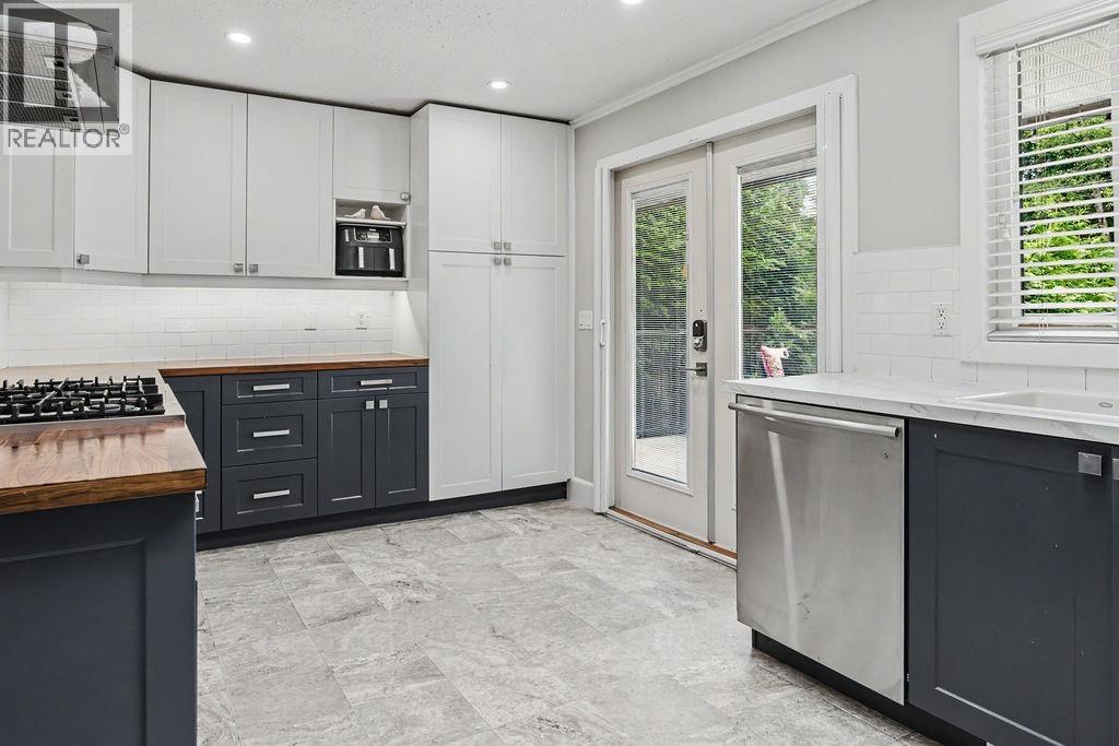 1102 GRANDVIEW ROAD