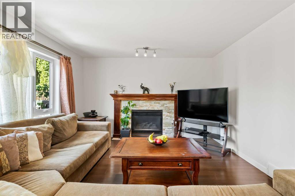 28 Mt Norquay Gate SE